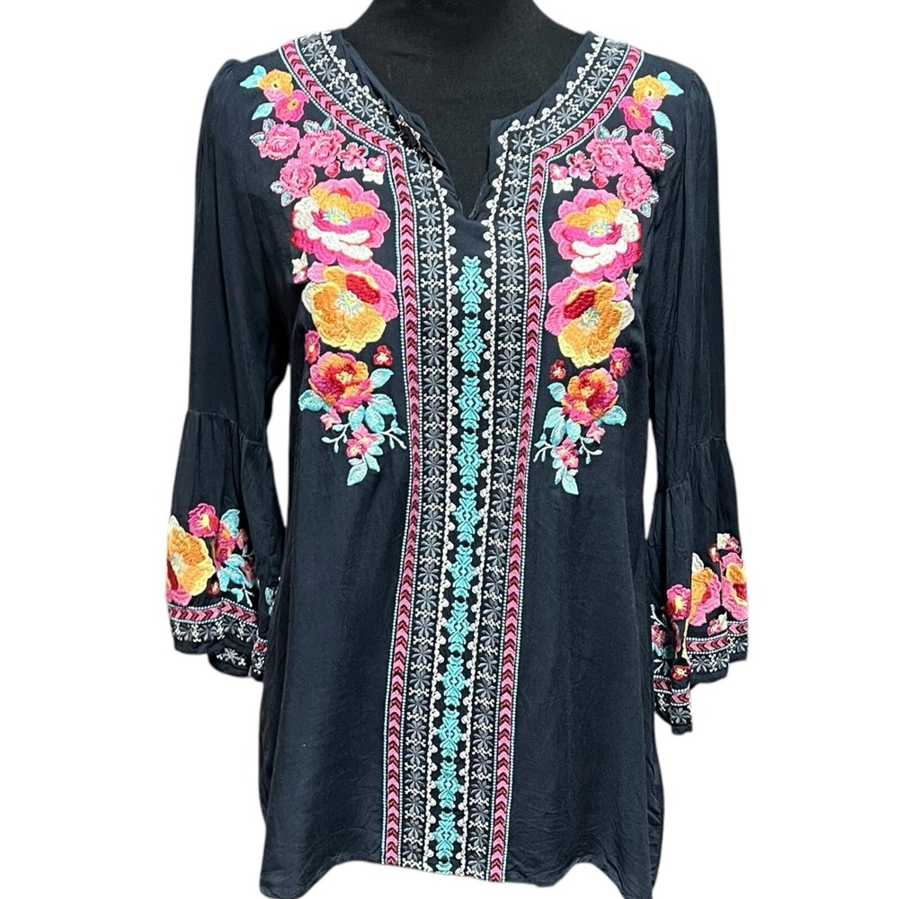 Andree By Unit Floral Embroidered Tunic Top Size Small Boho Bell Sleeves Black - Picture 2 of 10